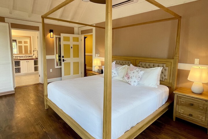 Room 16 of 34
