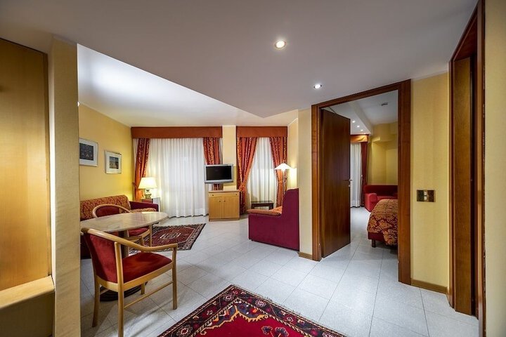 Room 20 of 80