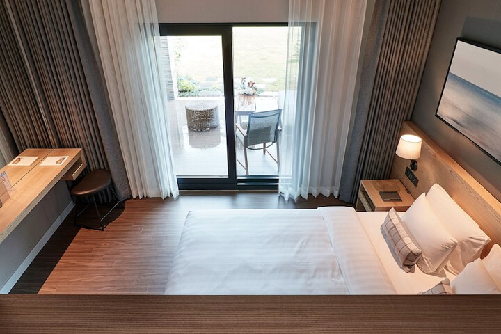 Room 18 of 145