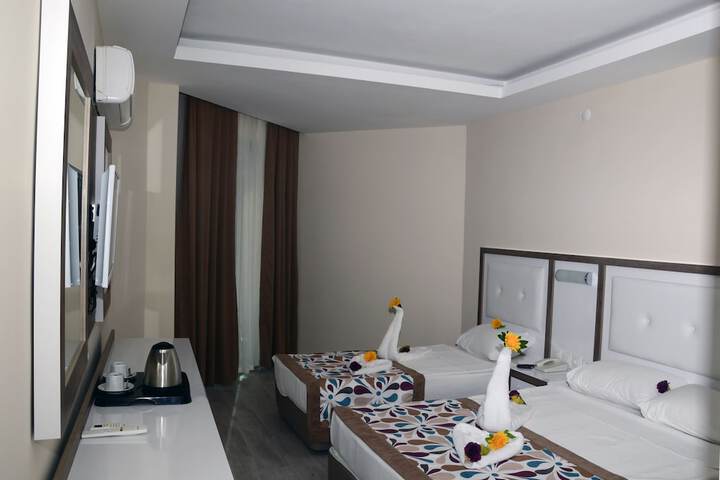 Room 6 of 61