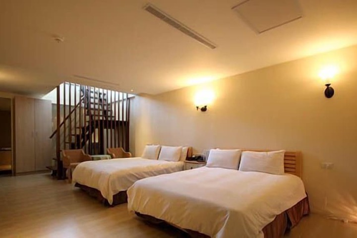 Room 18 of 100