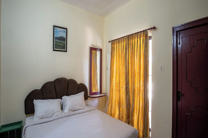 Room 9 of 53