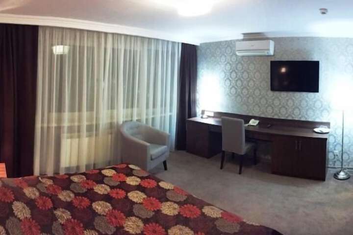 Room 12 of 66