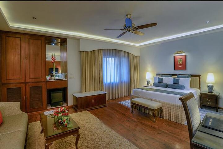 Room 16 of 37