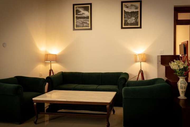 Room 10 of 15