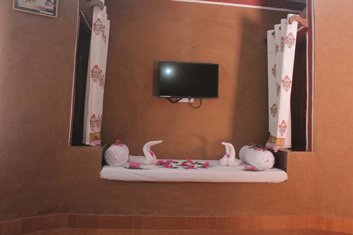 Room 8 of 32