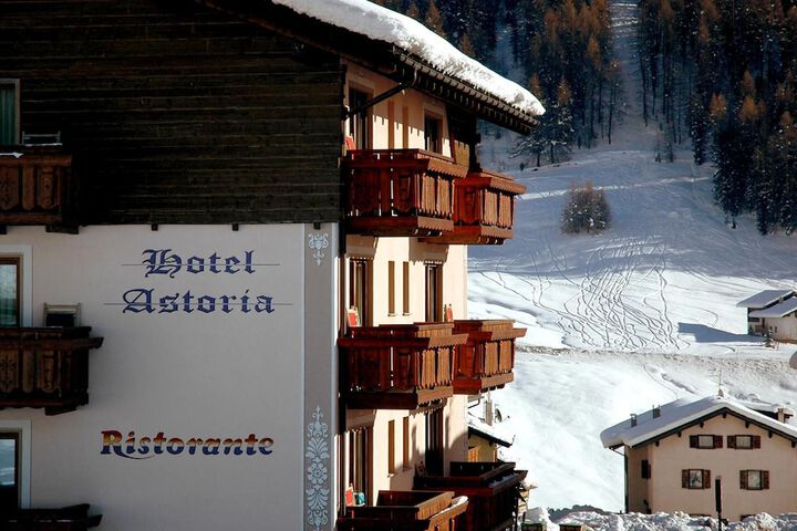 Hotel 70 of 71