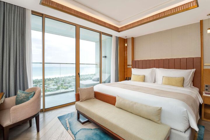 Room 7 of 182