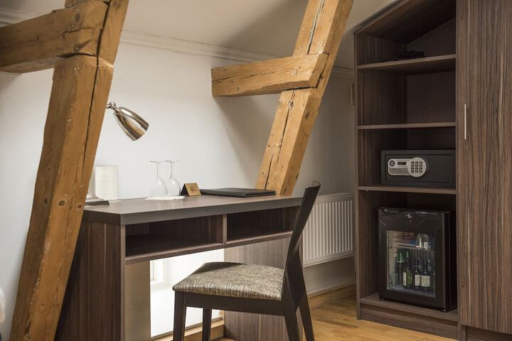 Room 4 of 29