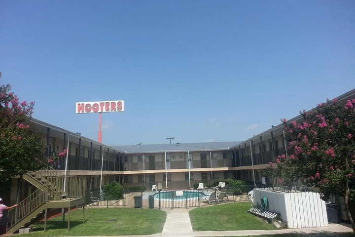 Exterior of Executive Inn & Suites