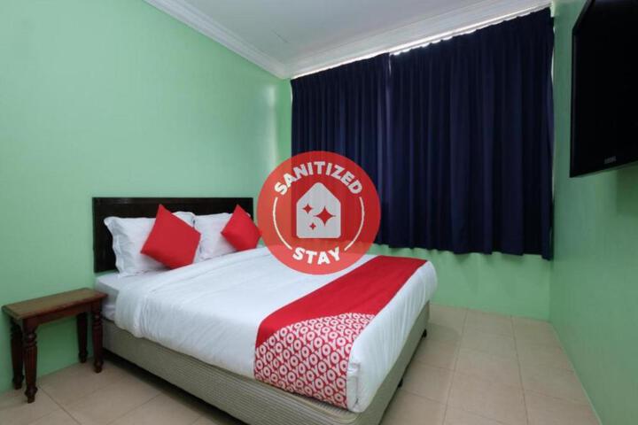 Exterior of OYO 89759 Gold Jerantut Hotel