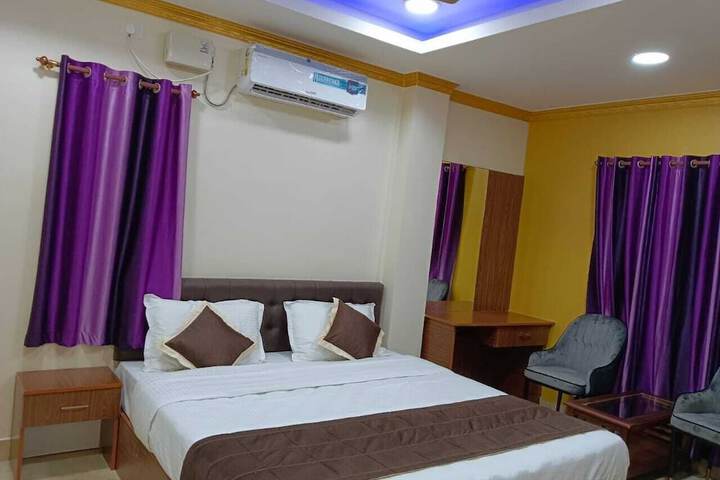 Room 5 of 6
