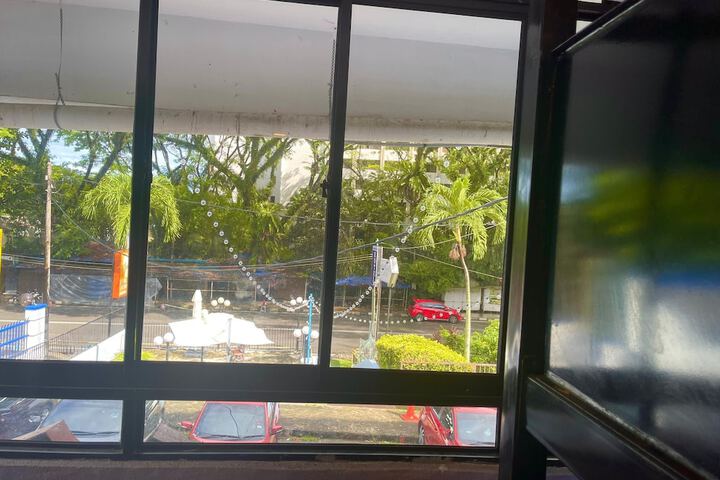 Room 3 of 8