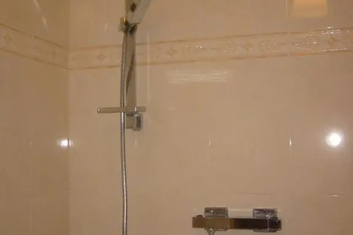 Room 4 of 4