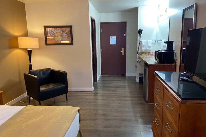Room 16 of 24
