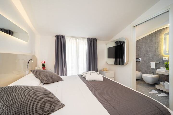 Room 7 of 55