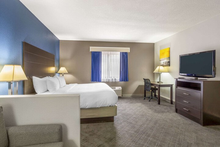 2 Double Beds (5 of 11)