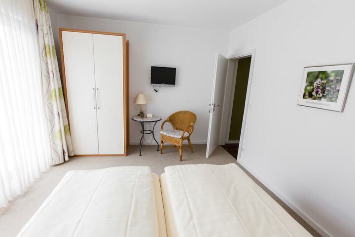 Room 5 of 63