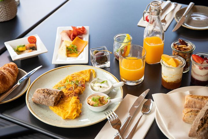 Breakfast/Coffee Service 63 of 97