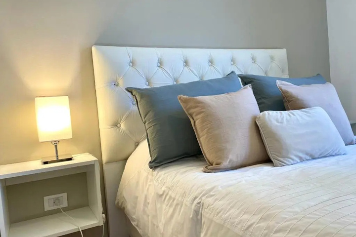 Room 5 of 11
