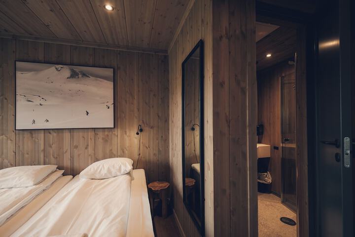 Room 45 of 114