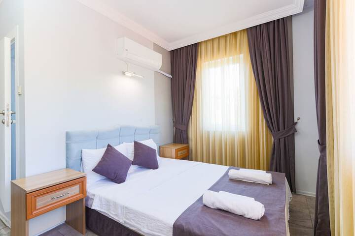 Room 4 of 35