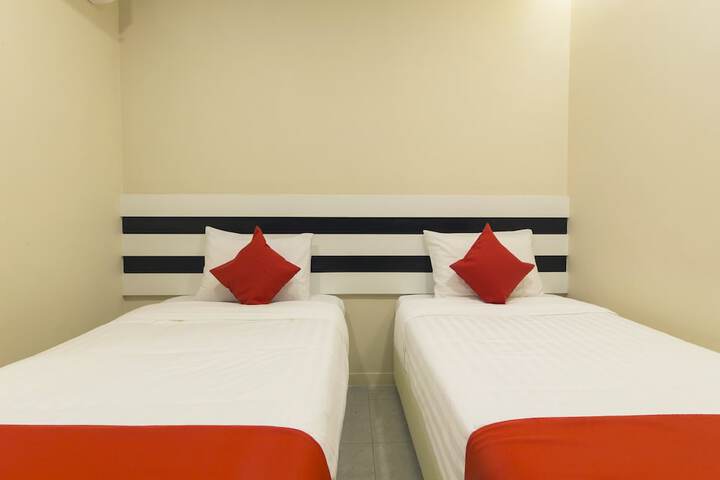 Room 12 of 27