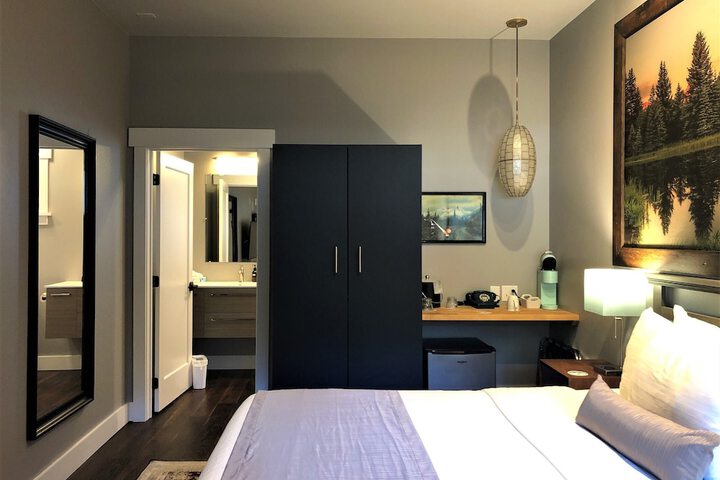 Room 8 of 86