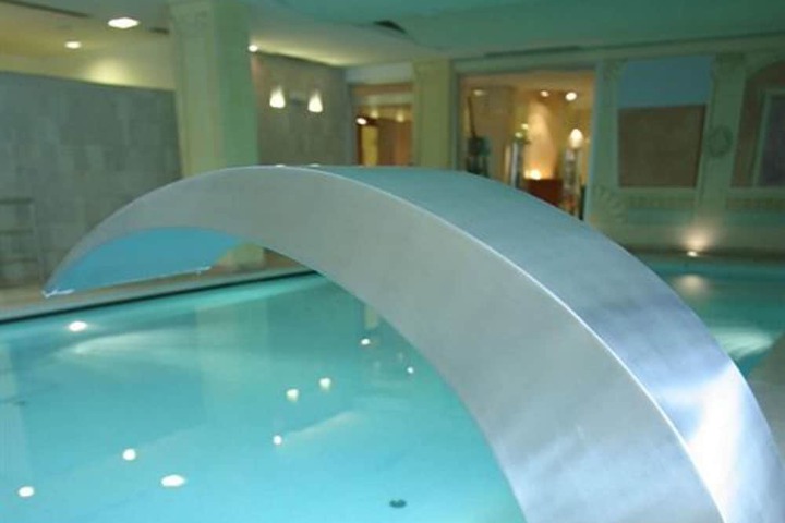 Hotel Pool