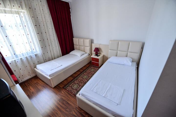 Room 21 of 39