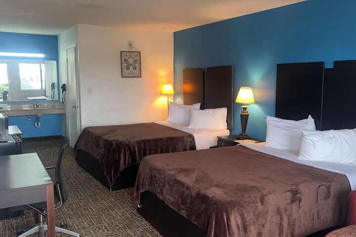 Room 6 of 14