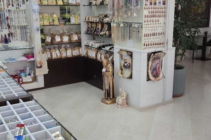 Gift Shop 19 of 28