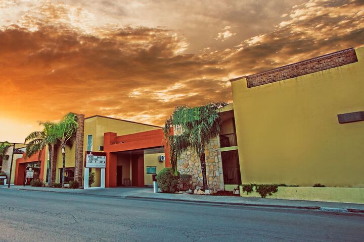 Exterior of Barrokas Hotel & Suites