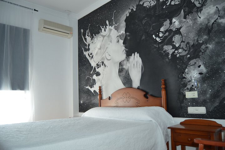 Room 6 of 43