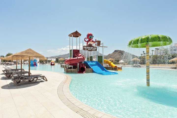 Hotel Pool