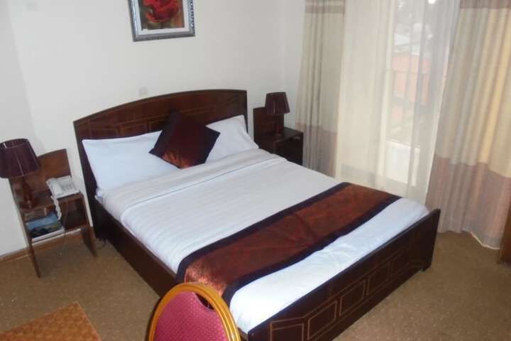 Room 4 of 24