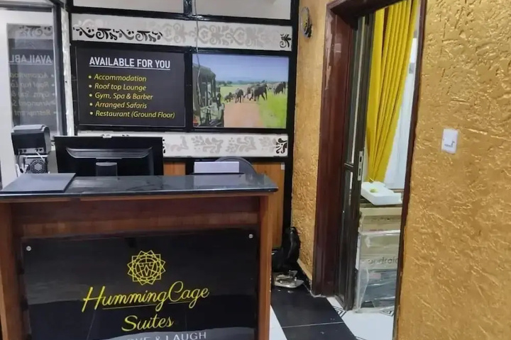 HUMMING-CAGE STUDIOS & SUITES