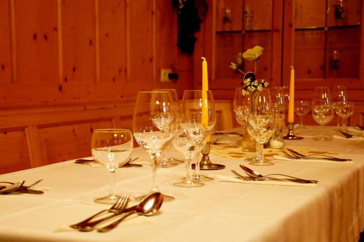Dining 12 of 16