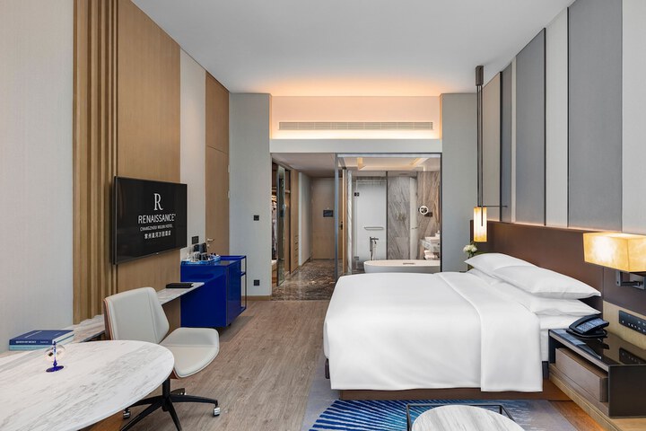 Room 9 of 34