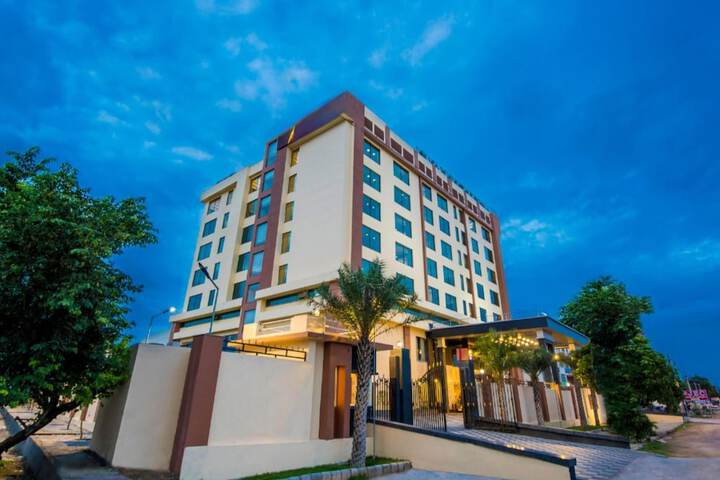 Hotel 63 of 64