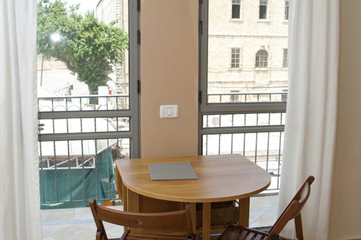 Room 3 of 47