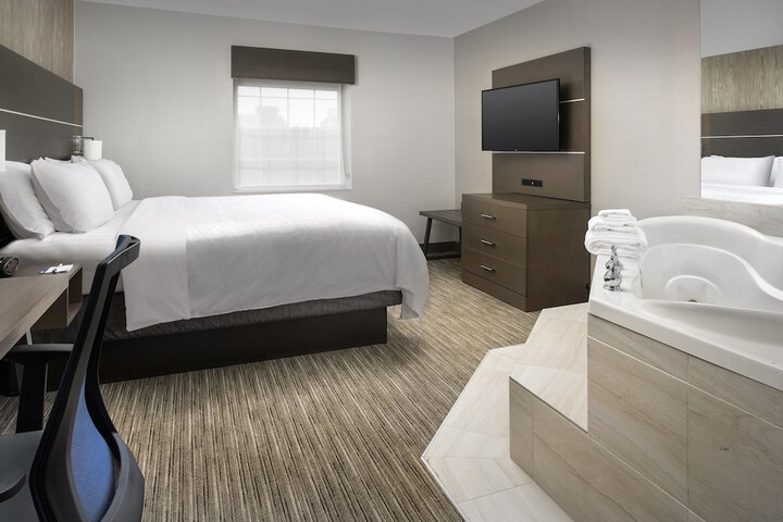 Standard | King Bed (8 of 19)
