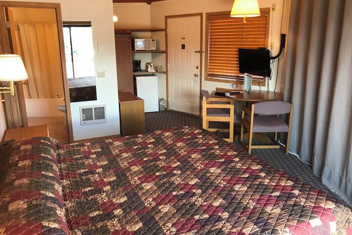 Room 12 of 76
