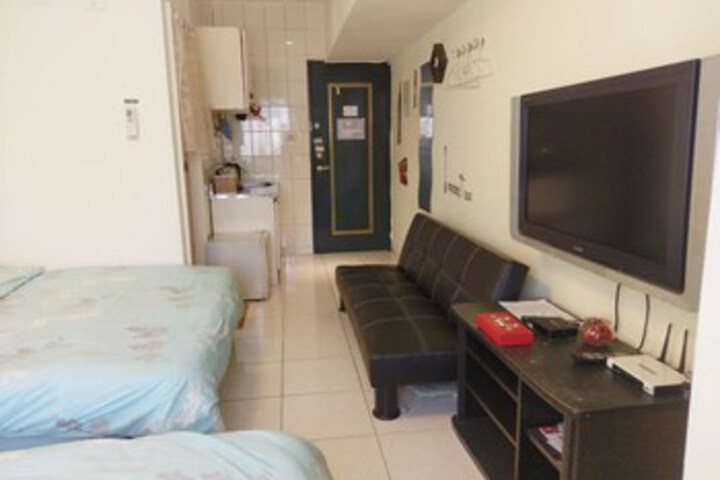 Room 8 of 17