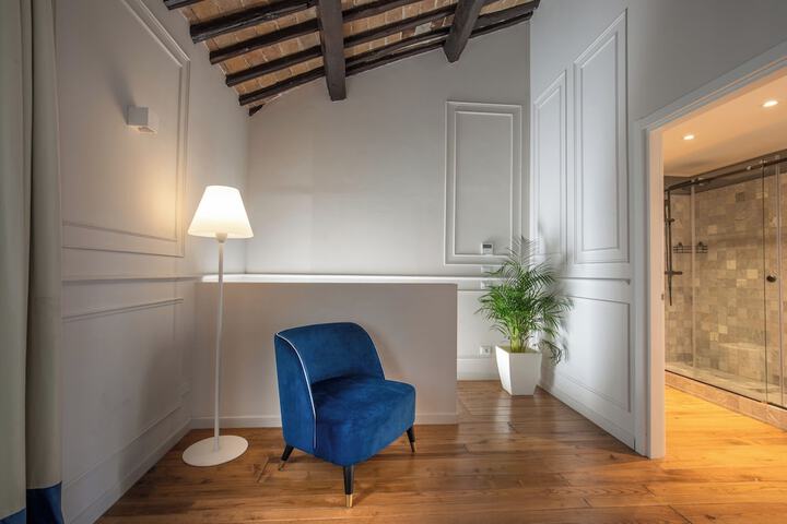 Room 16 of 37