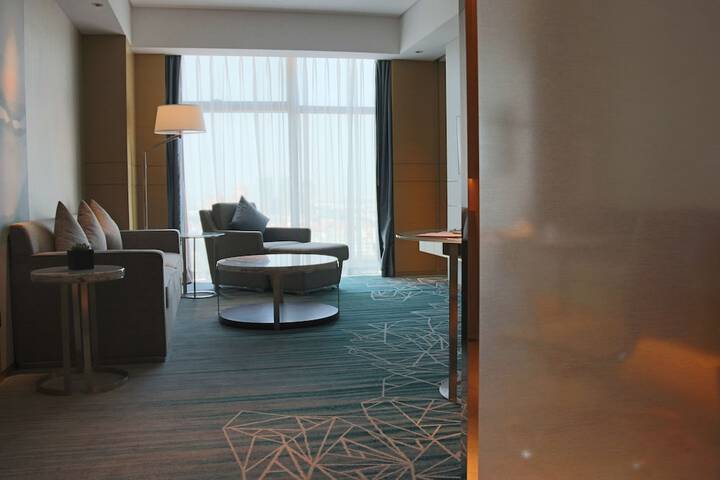 Room 21 of 90