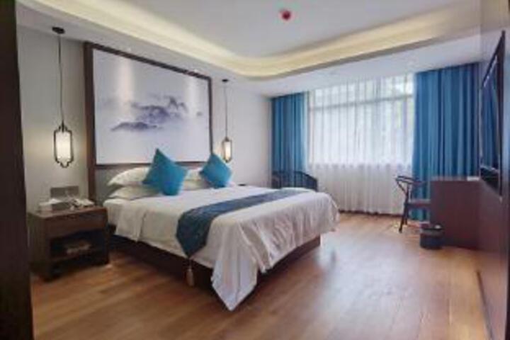 Room 9 of 9