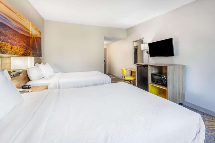 Room 8 of 25