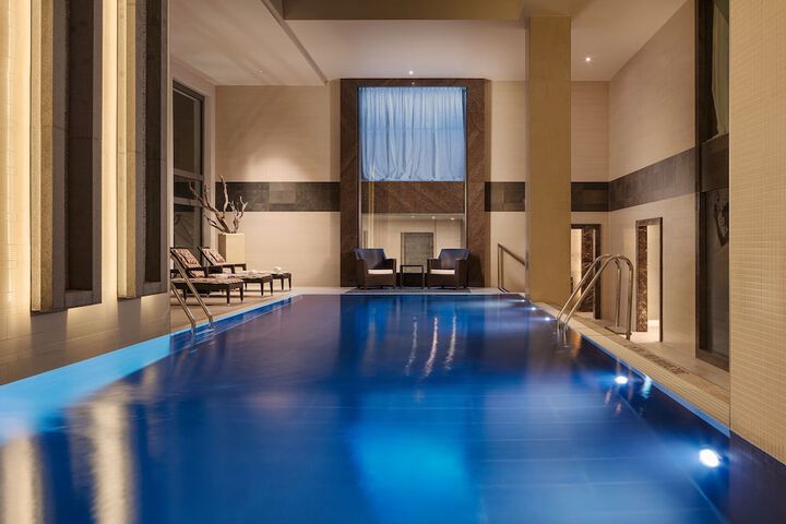 Hotel Pool