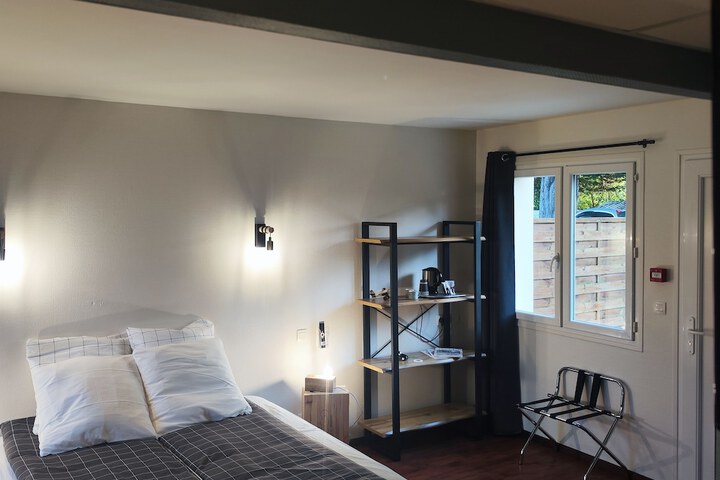 Room 3 of 64